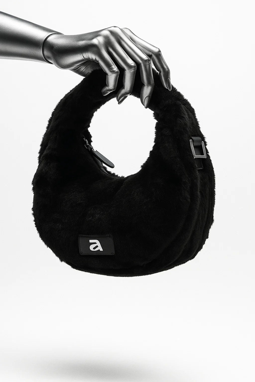 Août Midnight Black